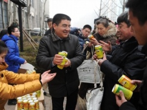 Китайский магнат накормит 1000 бедных американцев на благотворительном ужине