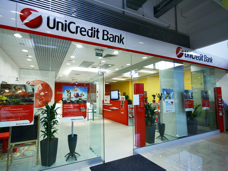 Банк UniCredit поддержал благотворительный проект помощи детям