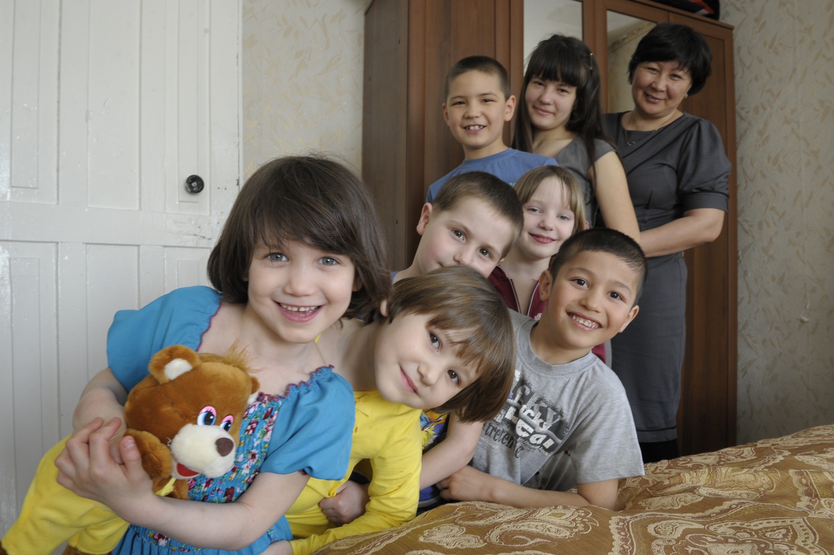 Как живут дети в приемных семьях?